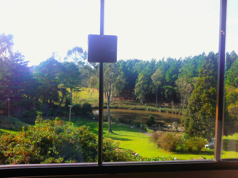 Vista no Café da Manhã do Hotel Bangalôs da Serra em Gramado – Super Viajantes