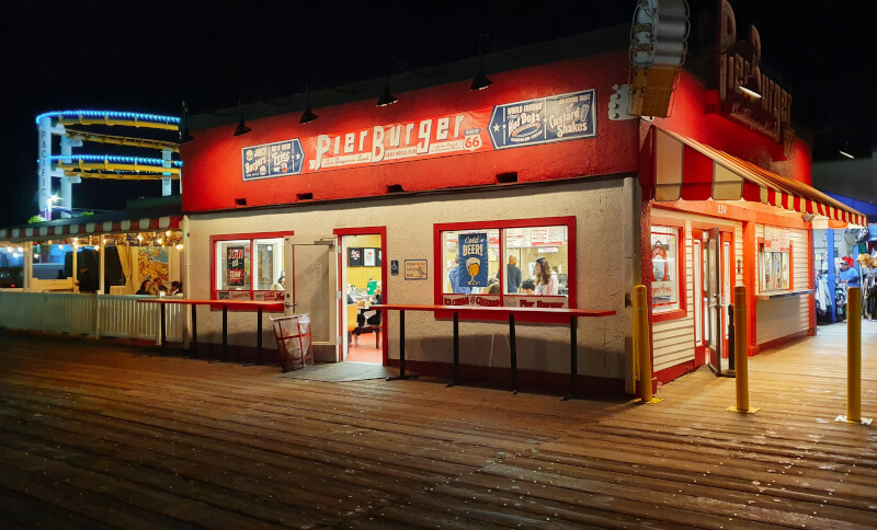 Restaurante Pier Burger no Píer de Santa Monica – Super Viajantes.