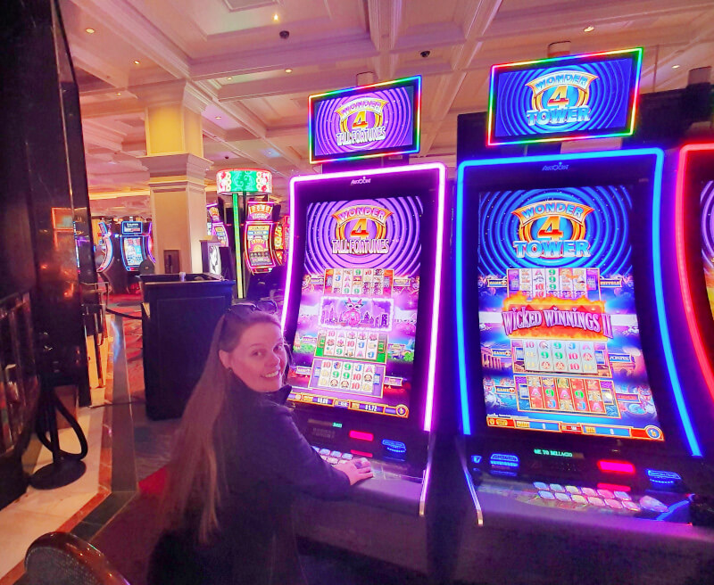 Jogando no Cassino do Hotel Bellagio em Las Vegas - Super Viajantes.