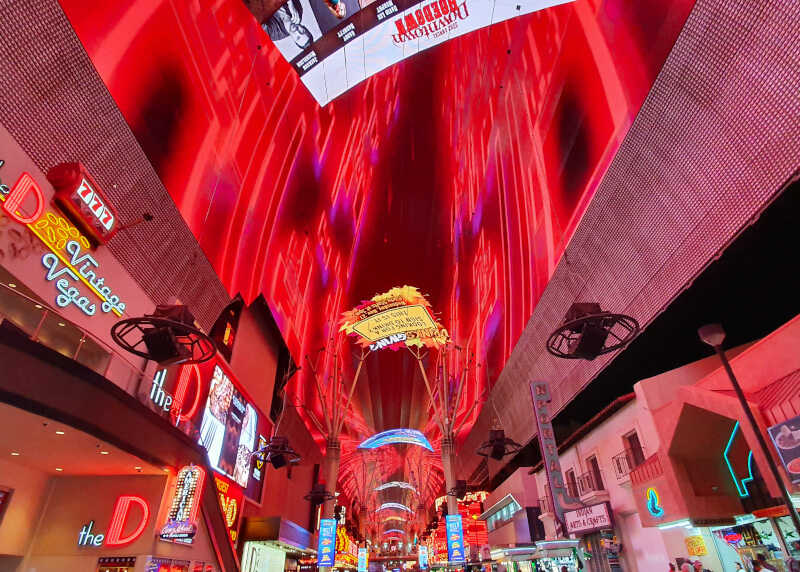 Telão de Led da Fremont Street em Las Vegas – Super Viajantes.