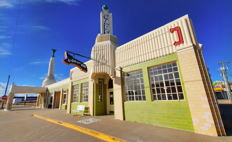 Conoco Tower Station & U-Drop Inn Cafe – Super Viajantes.