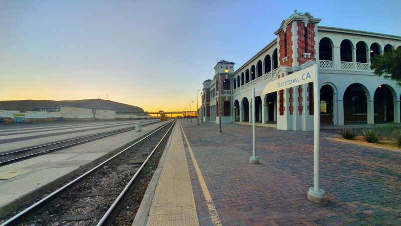 Trilhos de Trem na Harvey House em Barstow na Rota 66 – Super Viajantes.