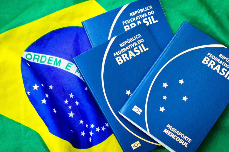 Passaporte Brasileiro - Foto da Biblioteca de Imagens Adobe Stock