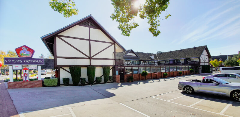 Hotel King Frederik Inn em Solvang – Super Viajantes.