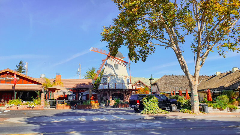 Moinhos em Solvang na California – Super Viajantes.